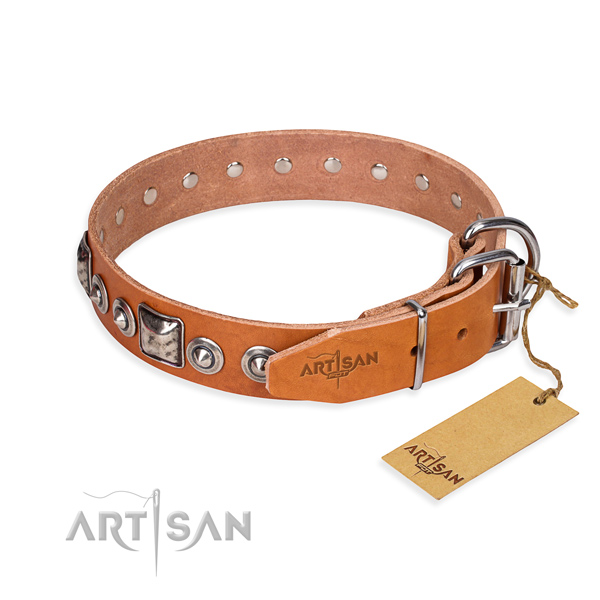 Genuine leather dog collar made of soft material with rust-proof decorations