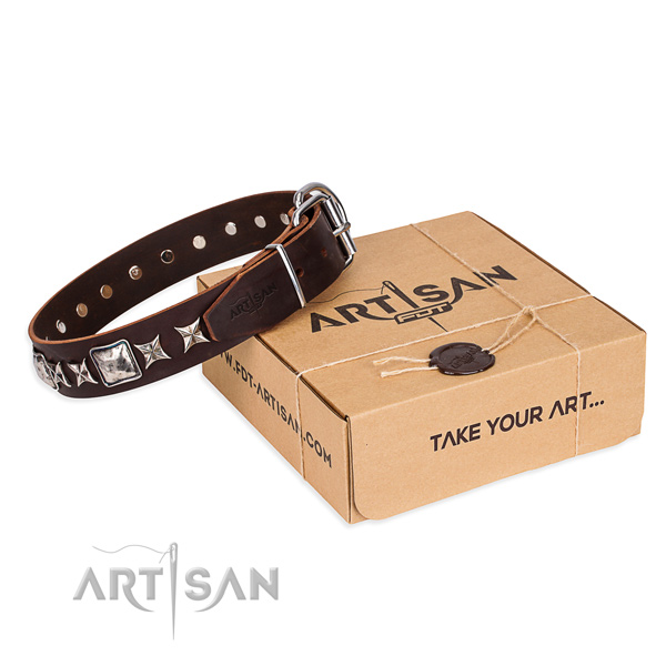 Easy wearing dog collar of durable genuine leather with studs