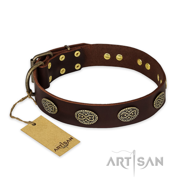 Comfortable natural genuine leather dog collar with corrosion resistant traditional buckle